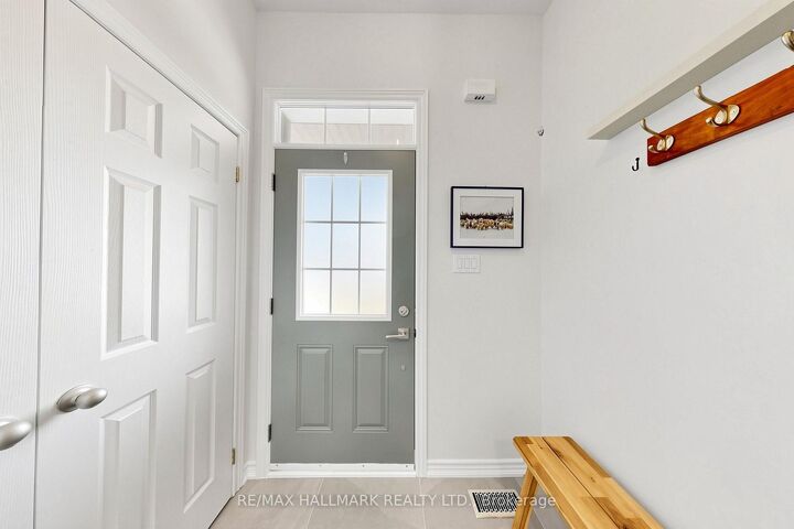 Property Photo:  12 Danpatrick Drive  ON L4S 2T1 