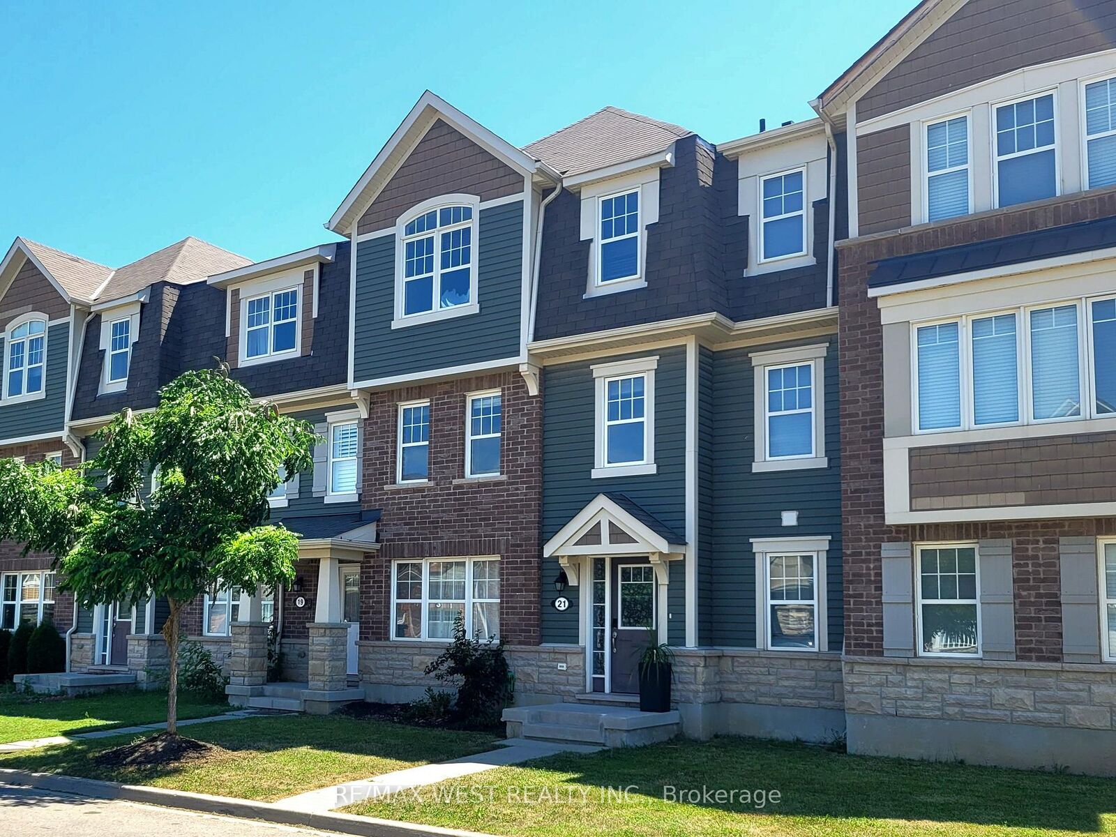 Property Photo: 21 Billiter Road W ON L7A 4G8