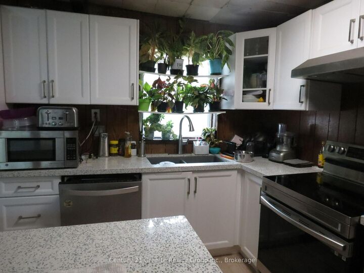 Property Photo:  1060 Buttercup Drive  ON K0L 3C0 