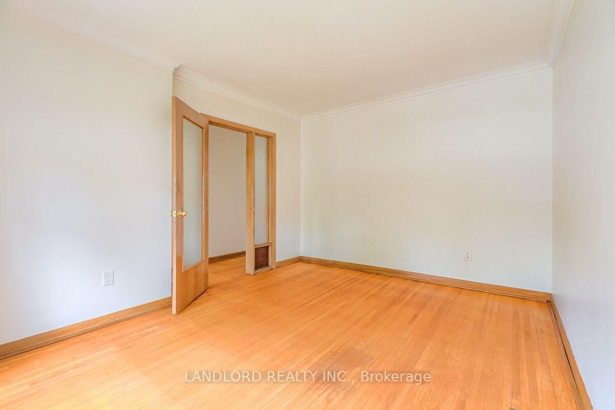 Photo de la propriété:  85 Greenlaw Avenue  ON M6H 3V8 
