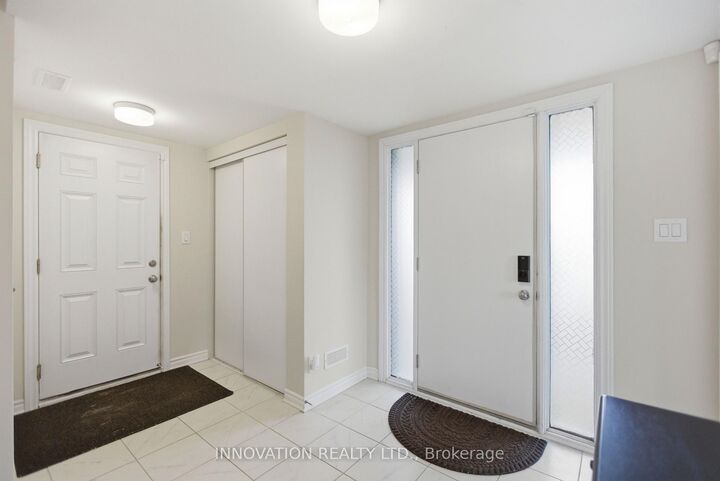 Property Photo: 120 Kyanite Lane ON K2J 7B5