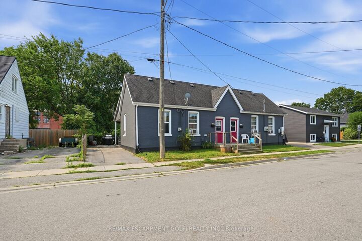 Property Photo: 101 Sarah Street ON N3S 3A4