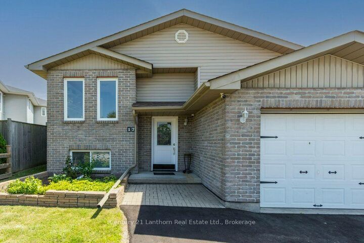 Property Photo: 17 Mayhew Drive ON K8V 6W9