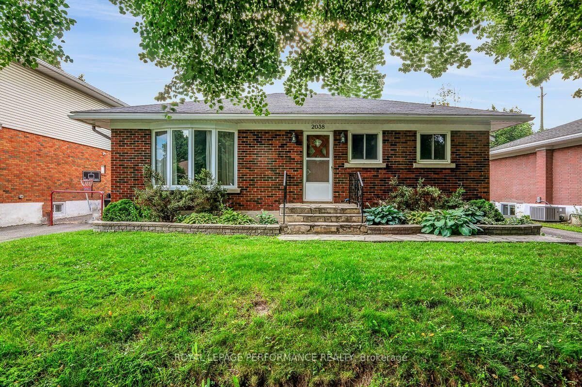 Property Photo:  2038 Arch Street  ON K1G 2H1 