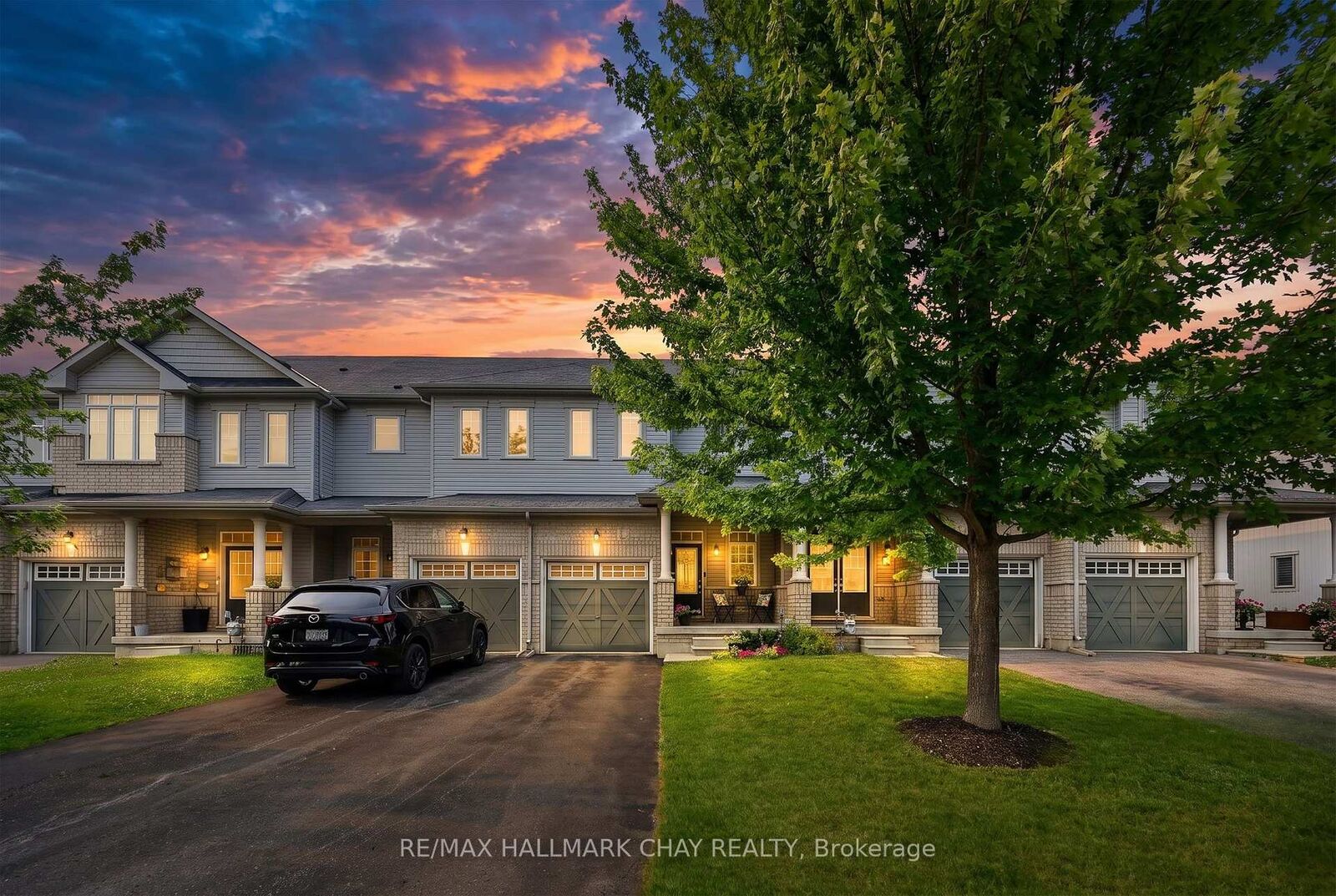 Property Photo:  21 Pearcey Crescent  ON L4N 6R8 