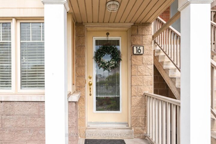 Property Photo: 3975 Eglinton Avenue W 16 ON L5M 0E7