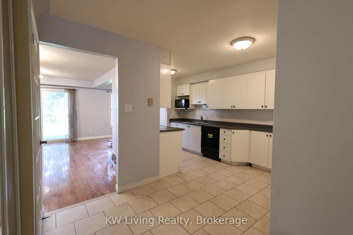 Property Photo:  3351 Hornbeam Crescent 68  ON L5L 3Z8 