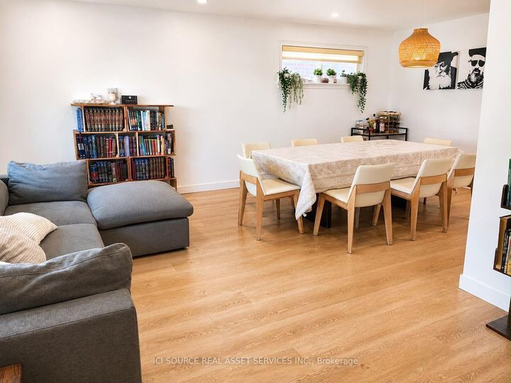 Property Photo:  37 Bainbridge Avenue  ON M3H 2J8 