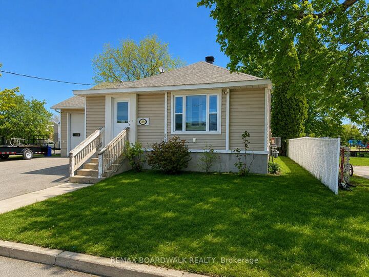 Property Photo: 39 Condie Street ON K7A 2T3