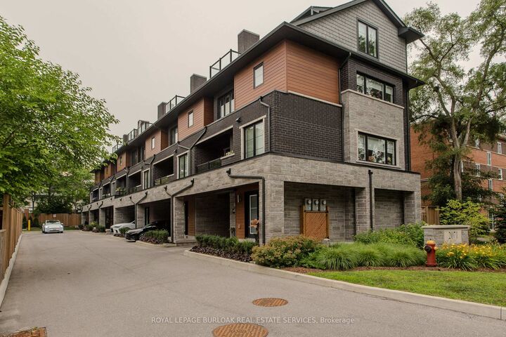 Property Photo:  2071 Ghent Avenue 3  ON L7R 1Y4 