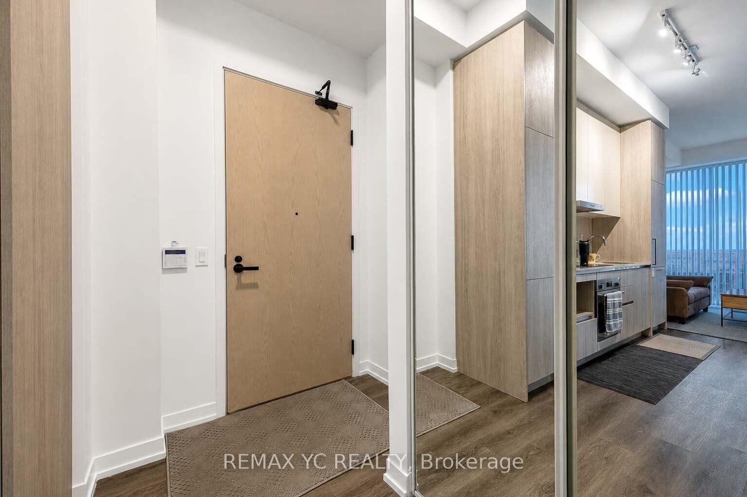 Property Photo: 225 Commerce Street 4708 ON L4K 0R1