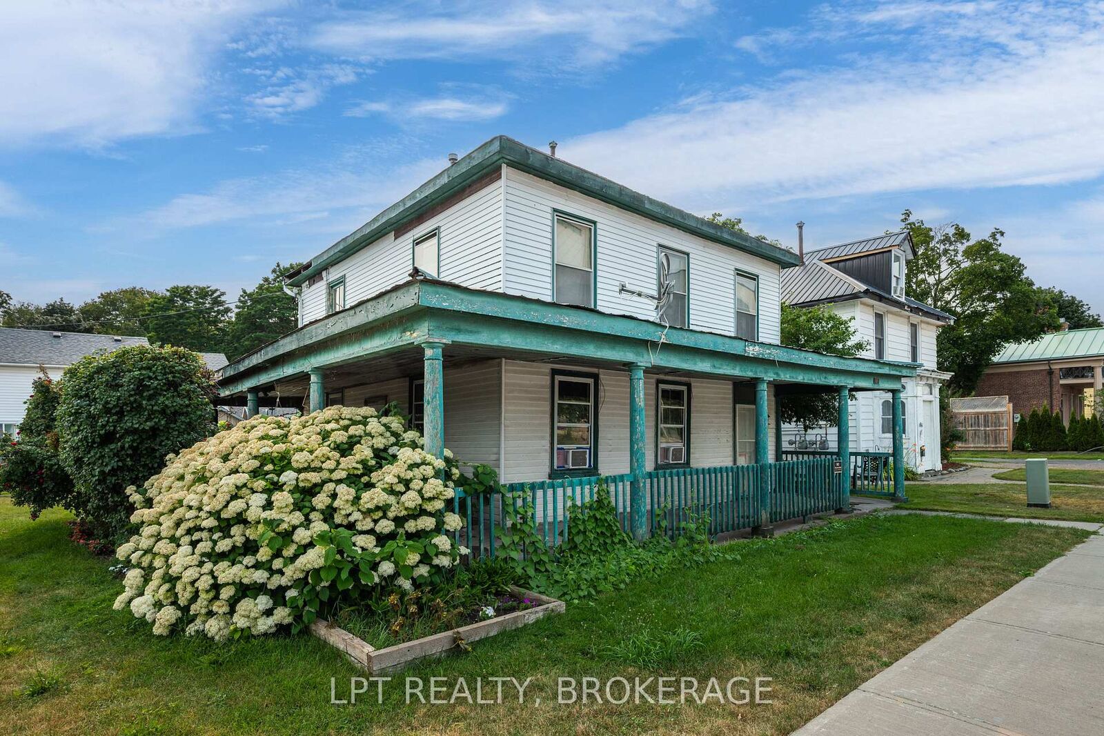 Property Photo: 180 James Street ON K8P 3L6