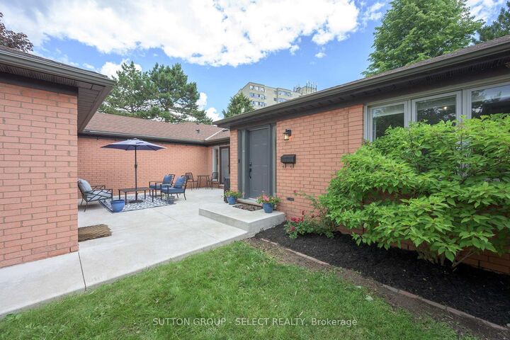 Property Photo:  65 Fiddlers Green Road 24  ON N6H 4V5 