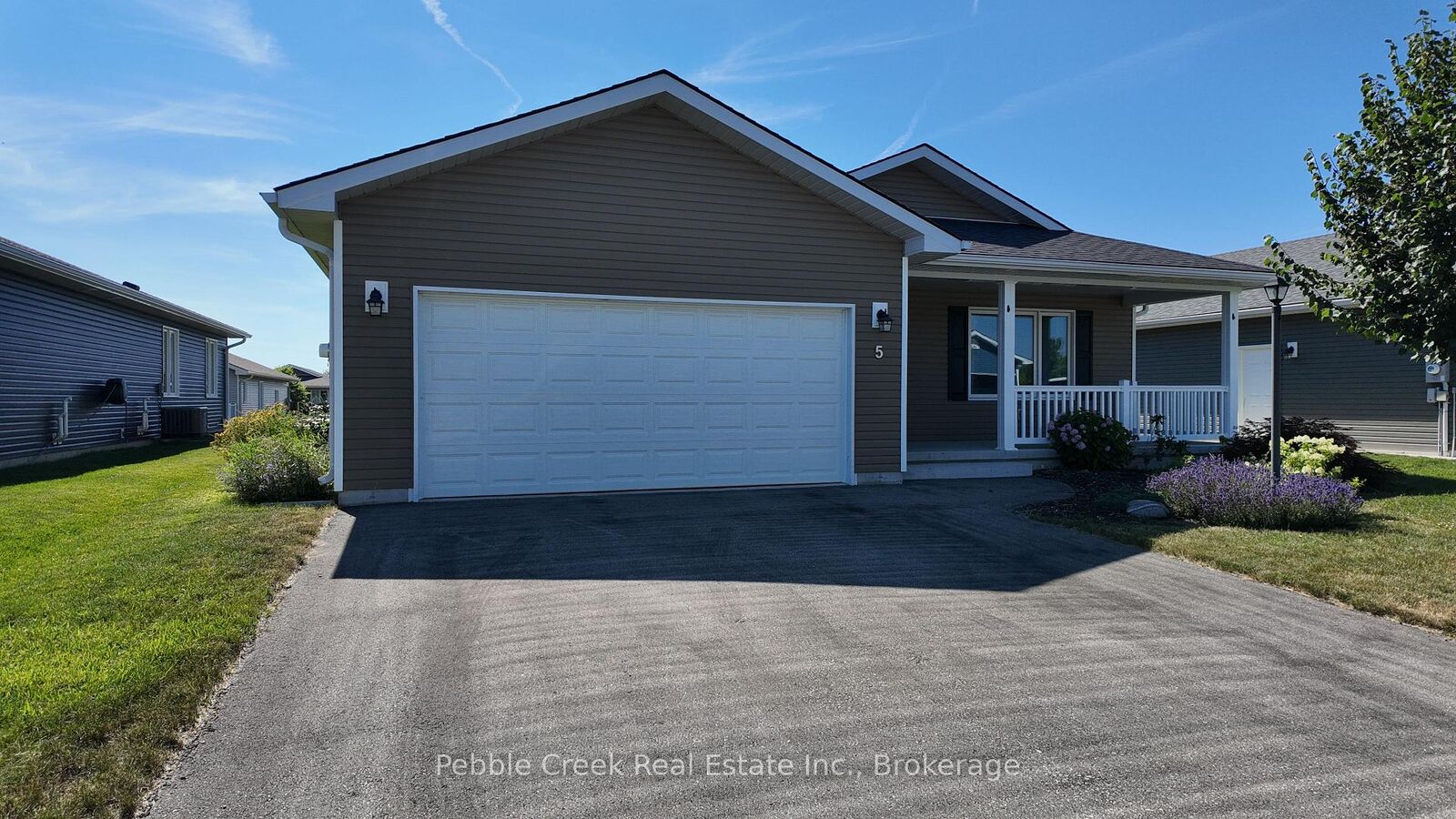 Property Photo: 5 Sweetwater Drive S ON N7A 0B9