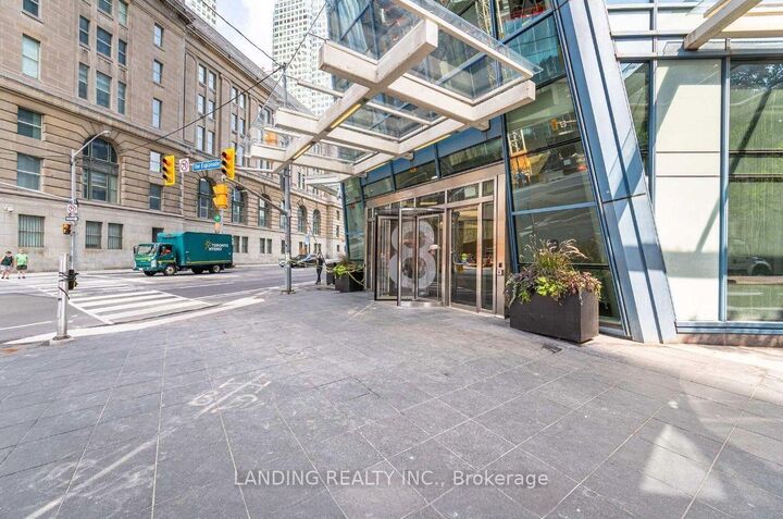 Property Photo:  8 The Esplanade Avenue 3304  ON M5E 0A6 