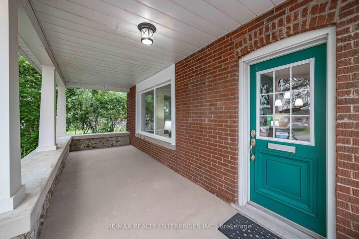 Property Photo: 3569 Cawthra Road ON L5A 2Y2