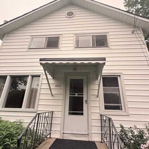 Property Photo: 4893 Victoria Street ON L1Y 1B1