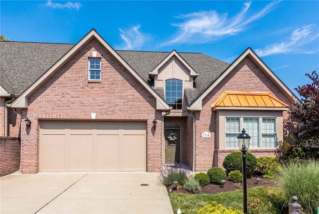 Property Photo: 1714 Waterleaf Dr PA 15143