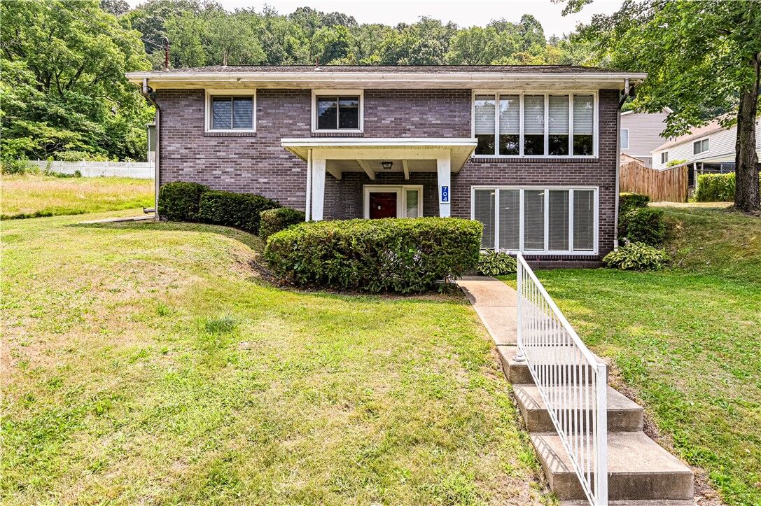 Property Photo: 704 King St PA 15132