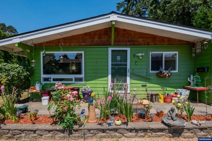 Property Photo: 1165 Harris Av SE OR 97302
