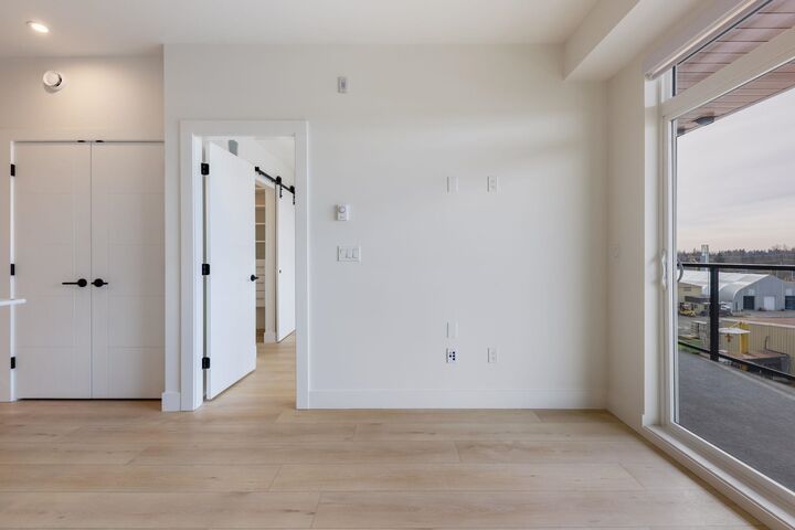 Property Photo: 30494 Cardinal Avenue 612 BC V2V 4J1