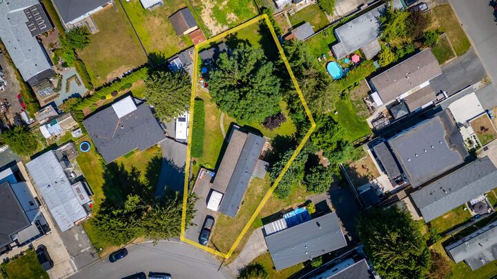 Property Photo: 31536 Monarch Court BC V2T 6M5