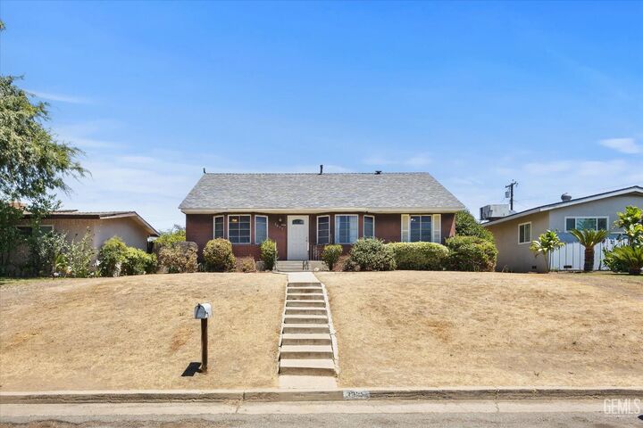 Property Photo: 3023 Bucknell Street CA 93305