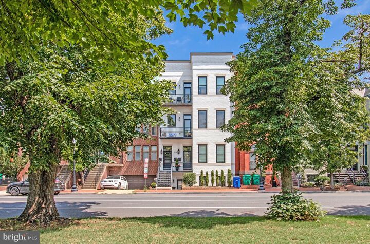 Property Photo: 504 C Street NE 4 DC 20002
