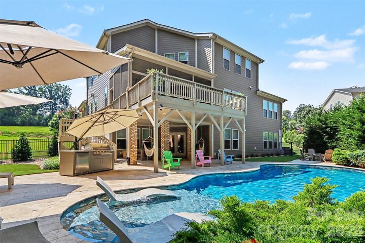 Property Photo: 122 Campanile Drive NC 28117