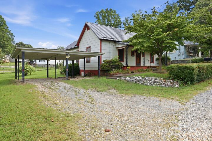 Property Photo:  209 Virginia Avenue  NC 28752 