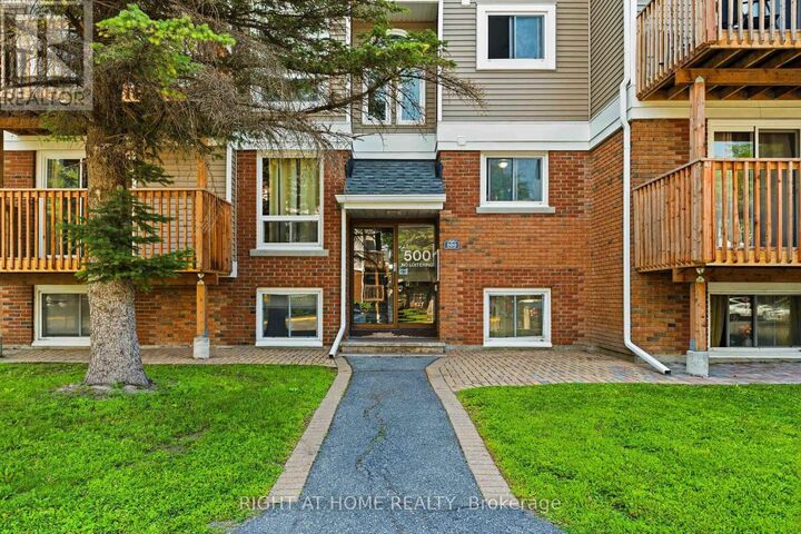 Property Photo:  500 Fenerty Court 3  ON K2L 3B1 