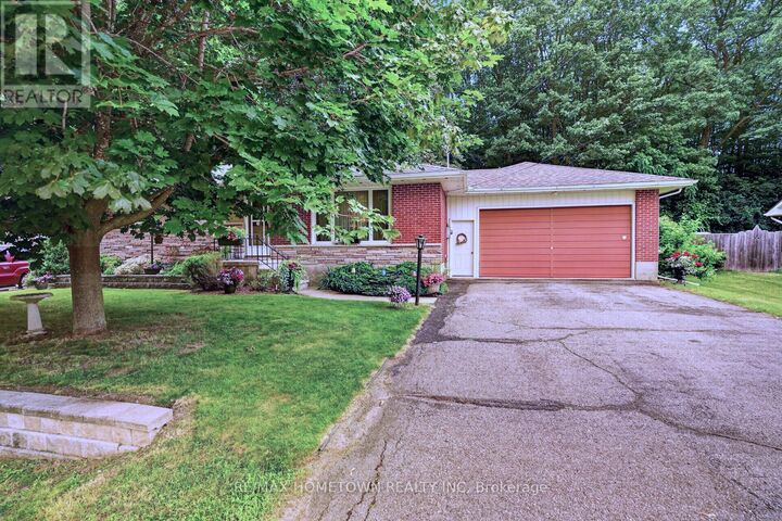 Property Photo:  21 Fairway Crescent  ON K6V 3V1 