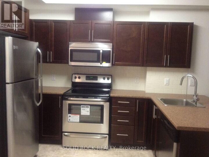 Property Photo: 242 Rideau Street 1805 ON K1N 0B7