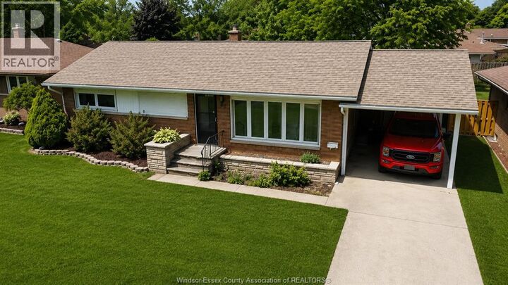 Property Photo: 5 Audrey Street ON N8H 2K7