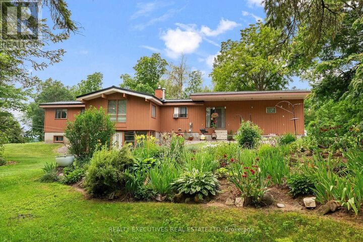 785 Boundary Road — photo 1