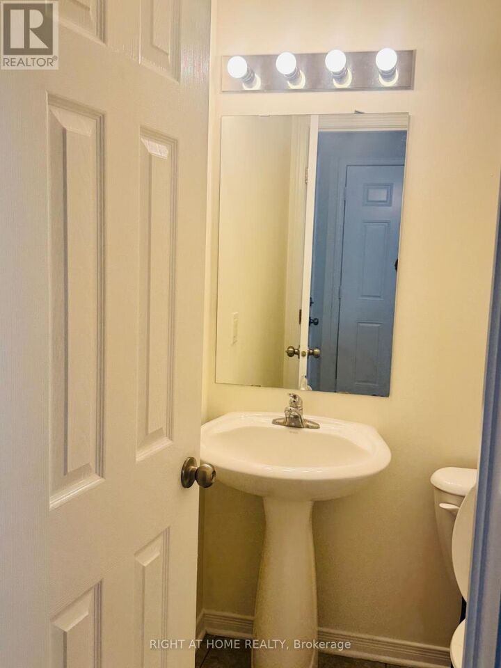 Property Photo: 1069 Marconi Avenue ON K2K 0C3