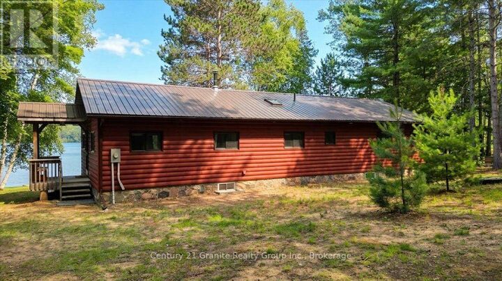 Property Photo: 819 Tamarack Road ON K0J 1B0