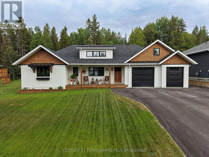 273 Cosman Crescent — photo 1