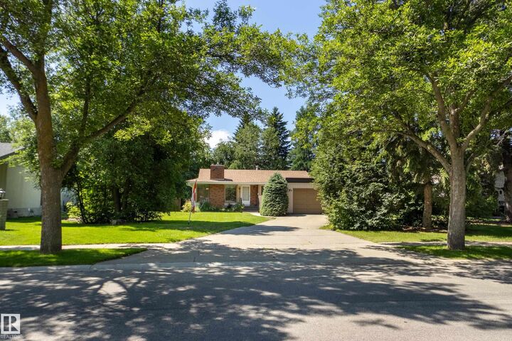 Property Photo: 84 Larose Drive AB T8N 2T2