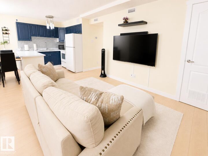 Property Photo: 11825 71 Street NW 101 AB T5B 1W4