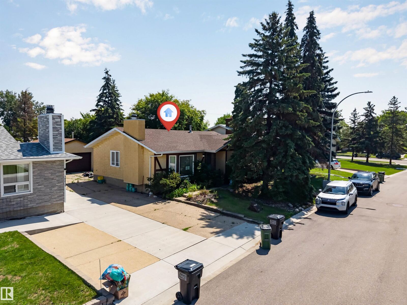 Property Photo: 16411 106 Street NW AB T5X 1W4