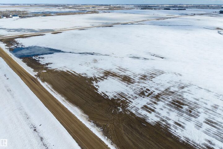 Rge Rd 261 Twp Rd 570 — photo 1