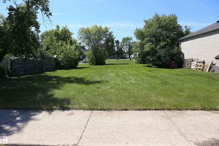 5211 53av — photo 1
