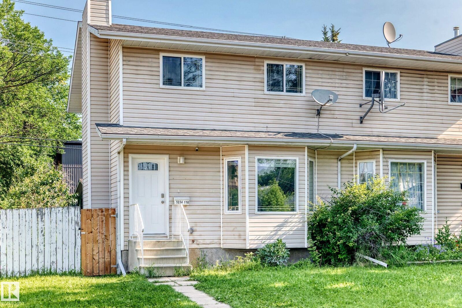 Property Photo: 5234 118 Avenue NW AB T5W 1C3