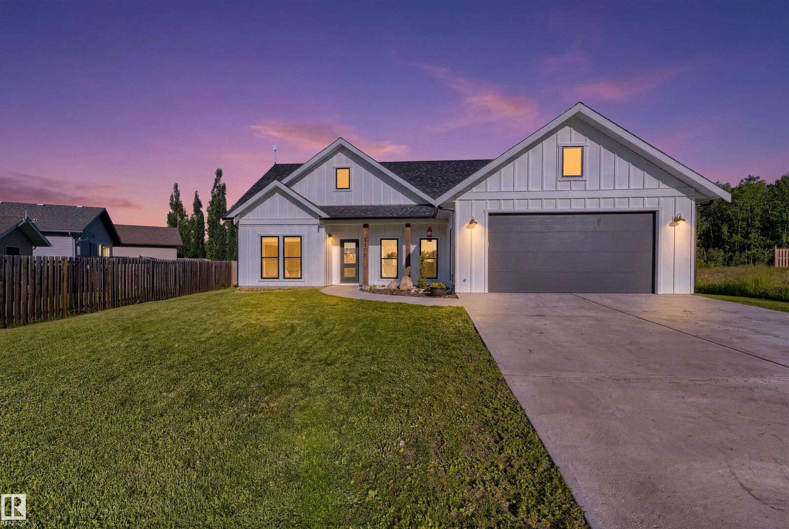 Property Photo: 5406 Poplar Lane AB T9S 0A8