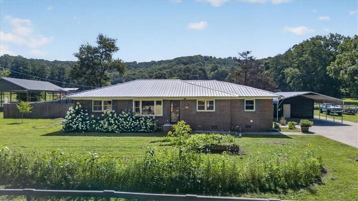 Property Photo: 202 Peachtree Street GA 30139