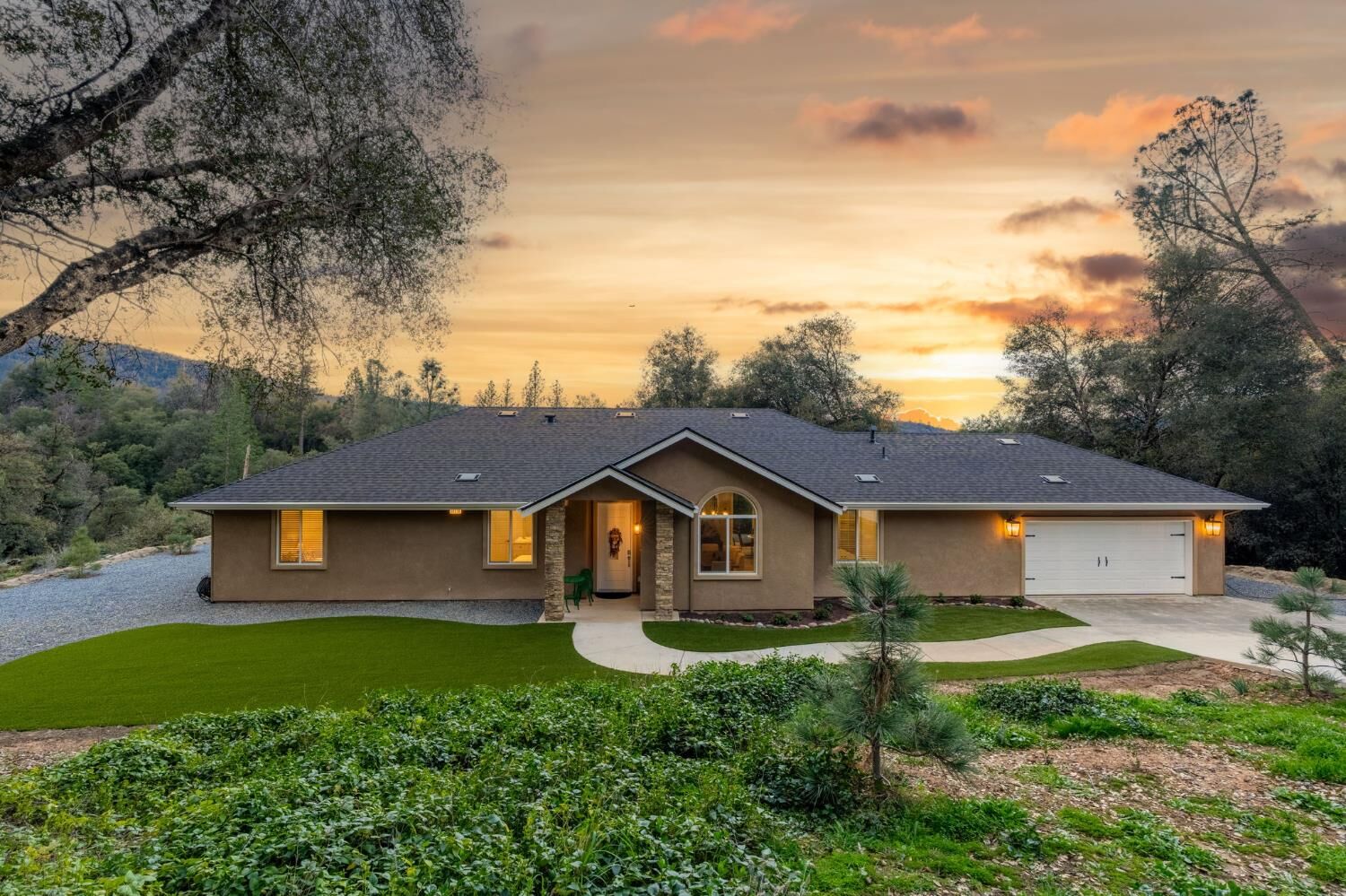 Property Photo: 38614 Bon Veu Circle CA 93644