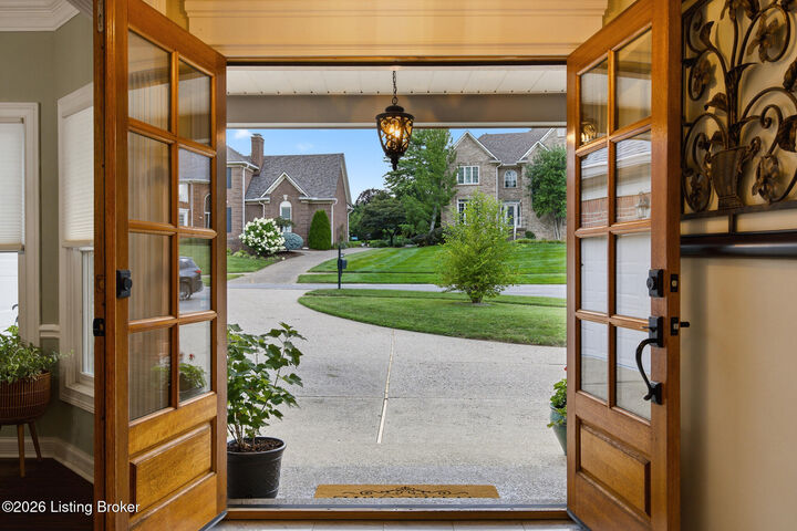 Property Photo:  10316 Carriage House Ct  KY 40223 