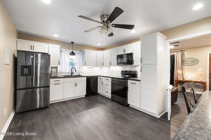 Property Photo: 380 Oakrun Dr KY 40047