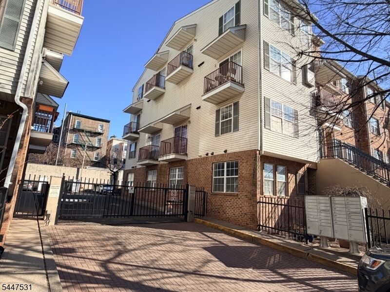 Property Photo:  84 Union St C2  NJ 07105 